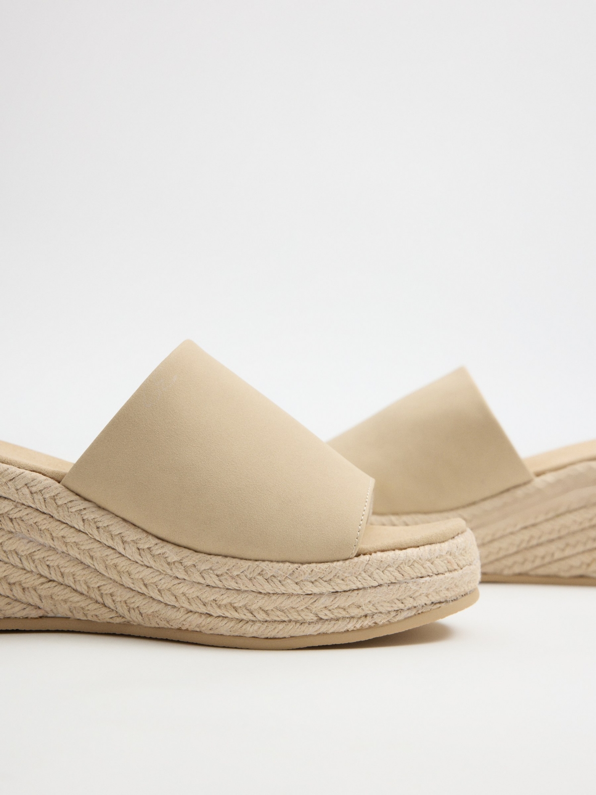 Wedge platform jute raw zenithal view