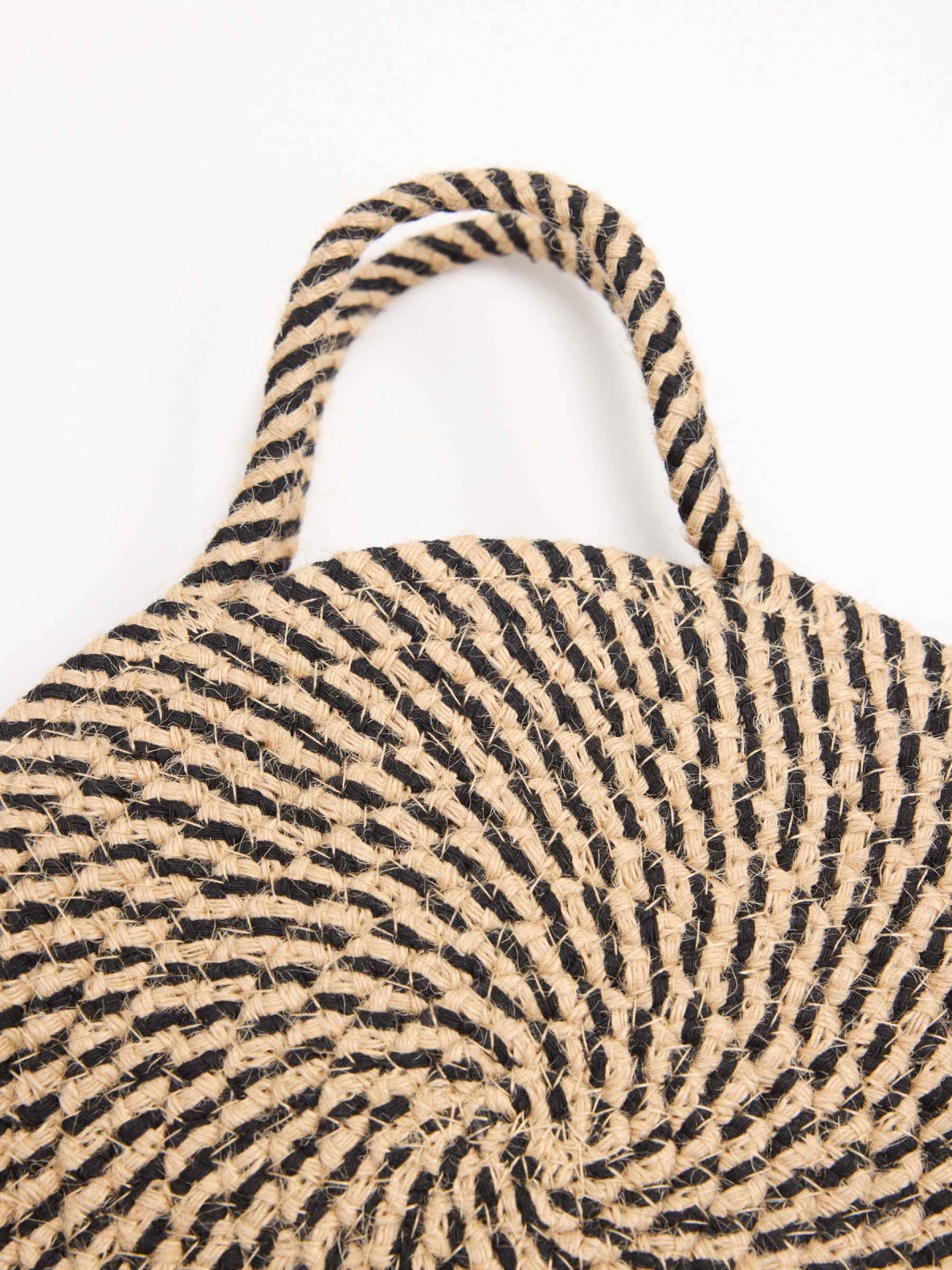 Two-tone round bag black detail view