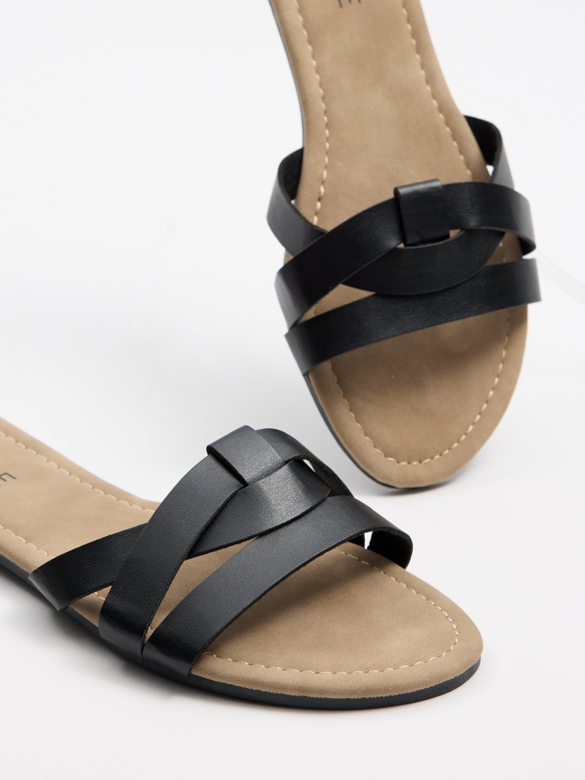 Sandalia pala de tiras negro/beige