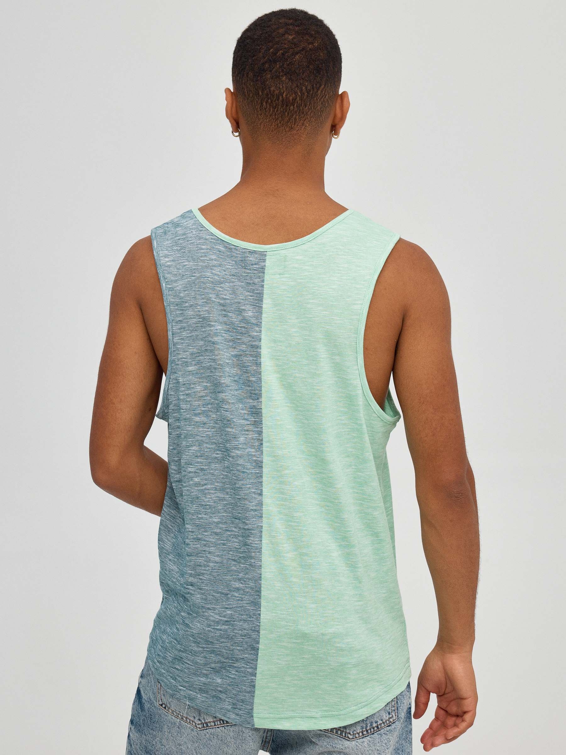 Camiseta TECH220 menta vista media frontal