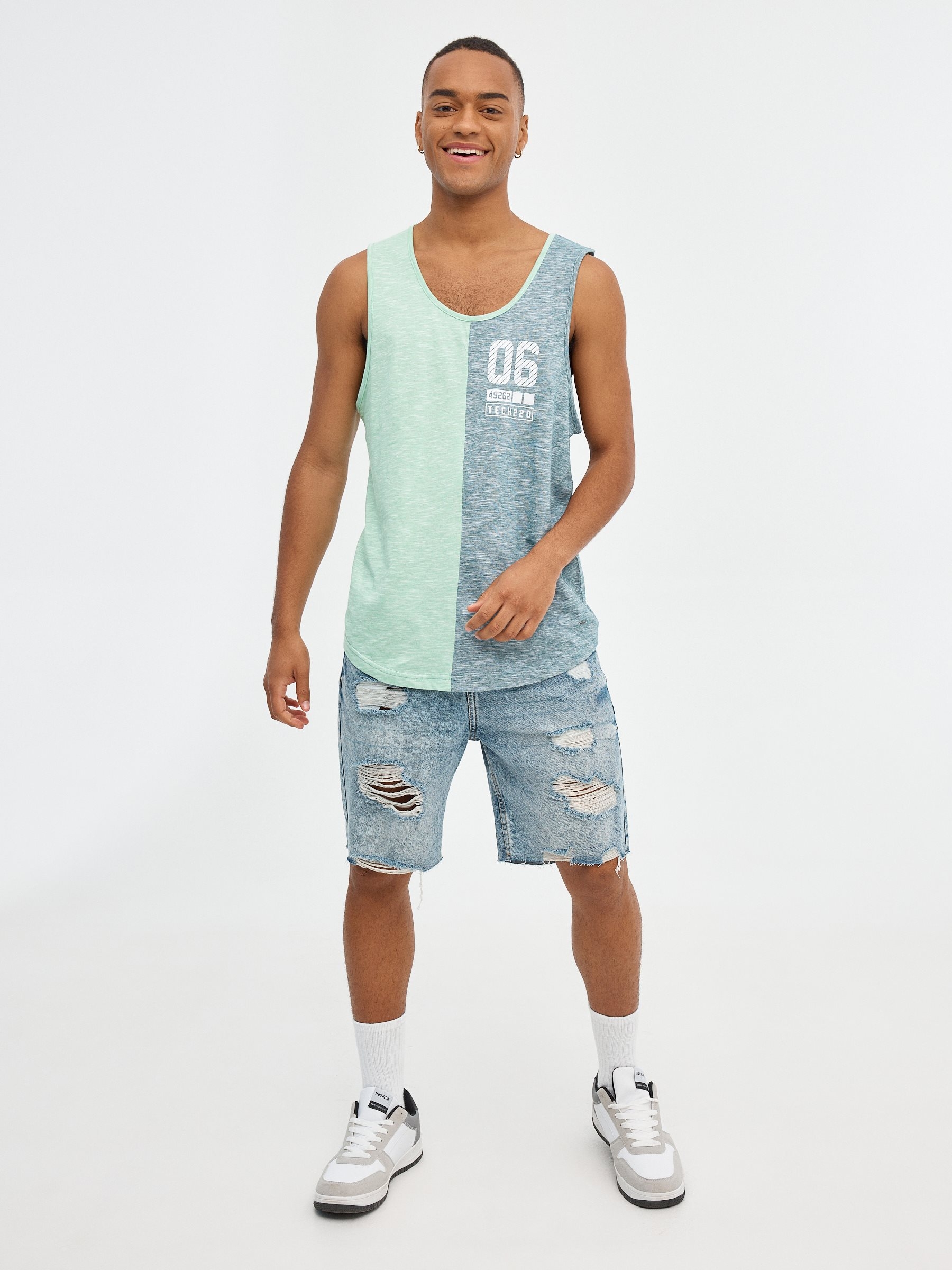 Camiseta TECH220 menta vista media frontal