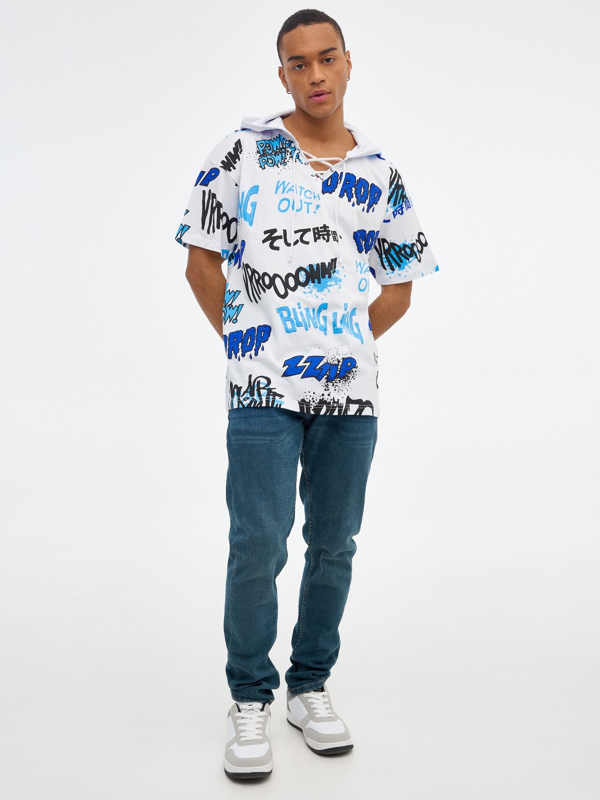 Camiseta oversized con capucha blanco vista general frontal