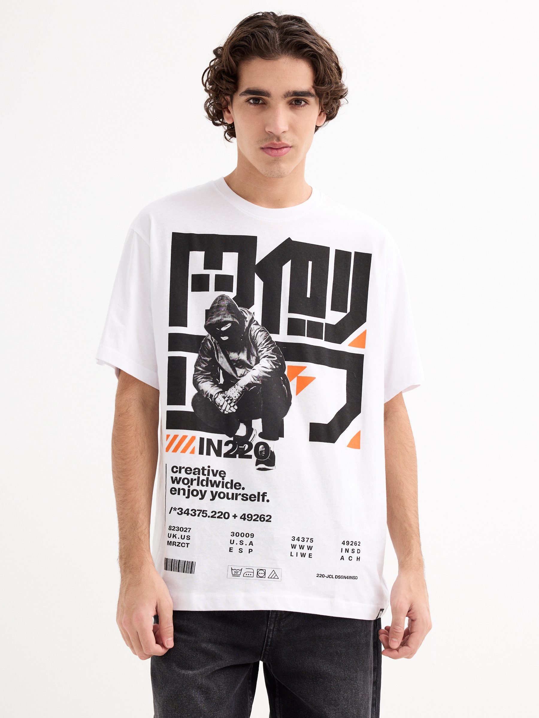 Oversized Japanese print T-shirt white middle front view