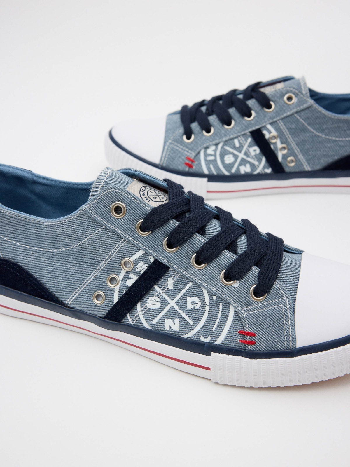 Casual canvas sneaker with toe cap steel blue