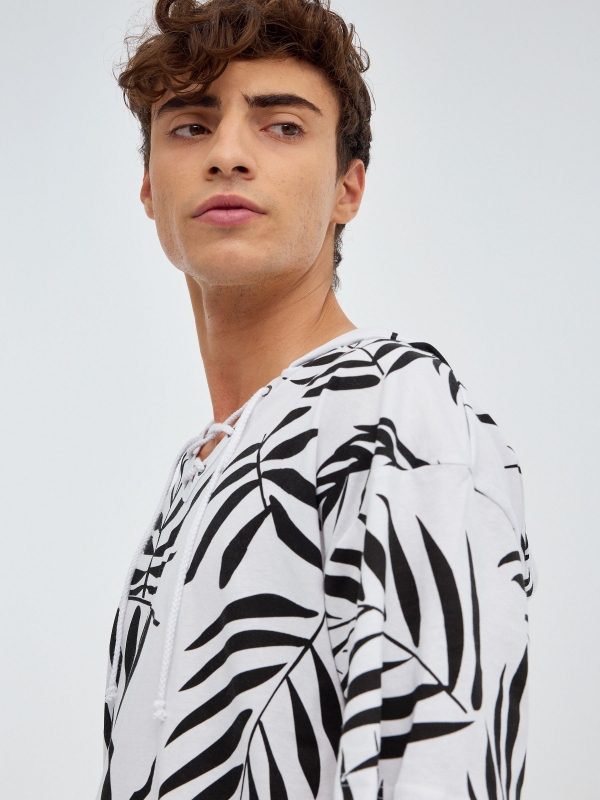  Oversized T-shirt palm tree leaves white