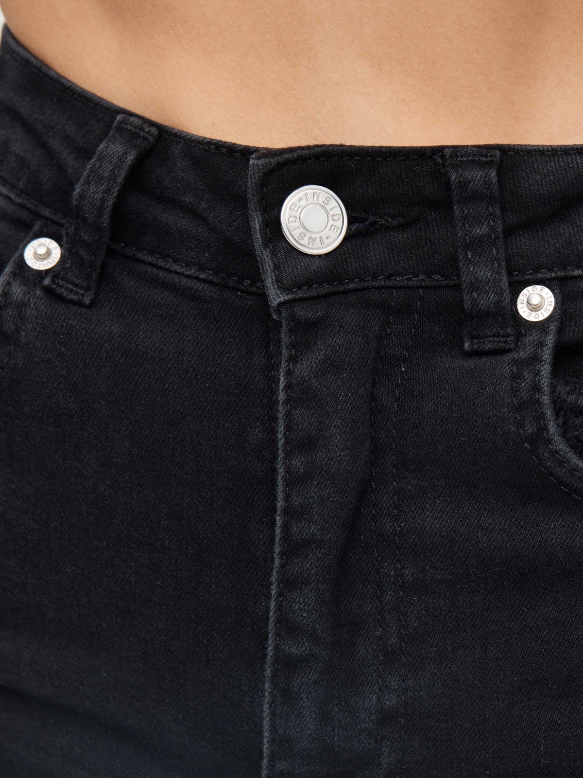 Jeans skinny tiro alto negro vista detalle