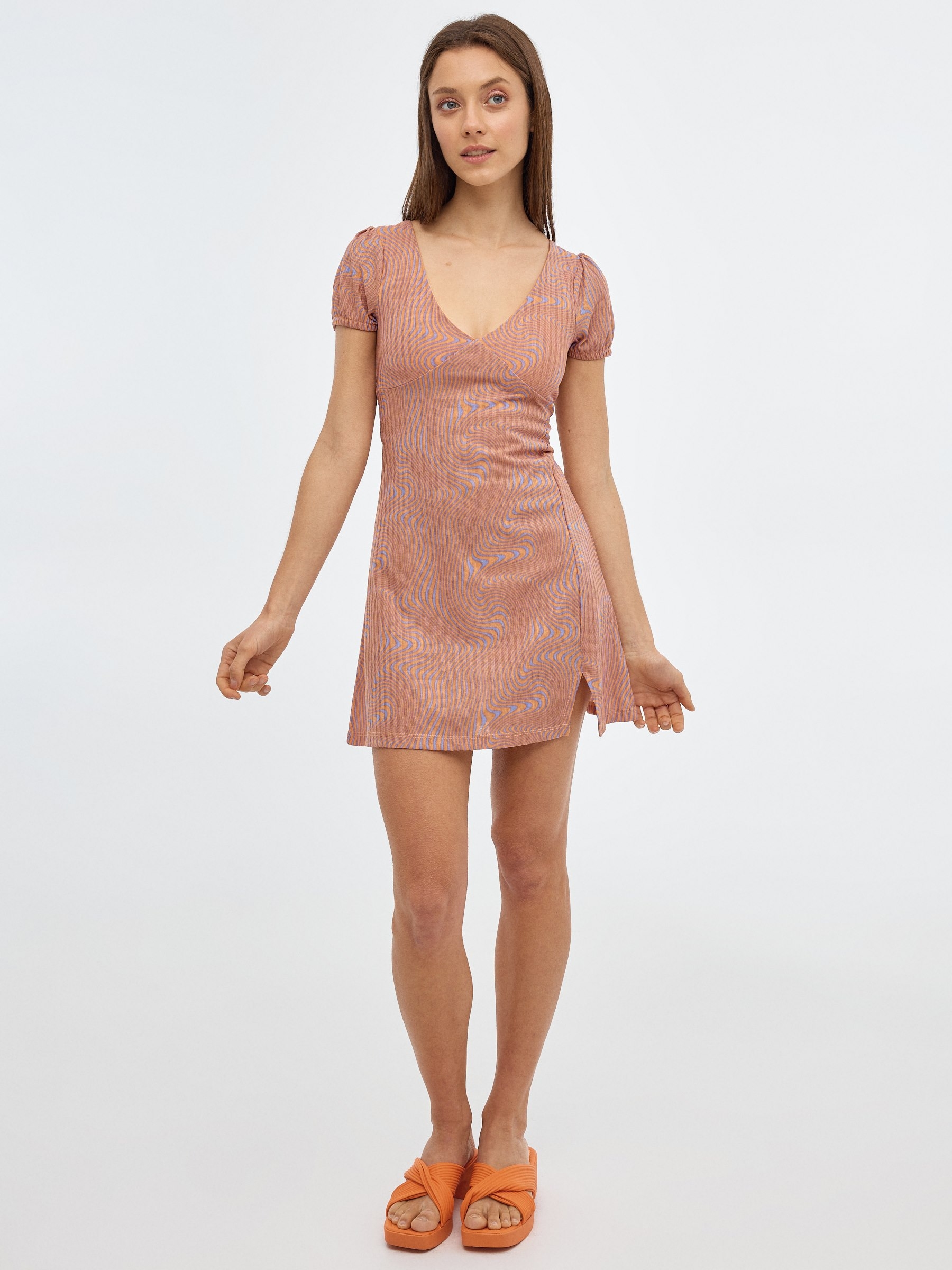 Mini vestido psicadélico estampado coral vista meia frontal