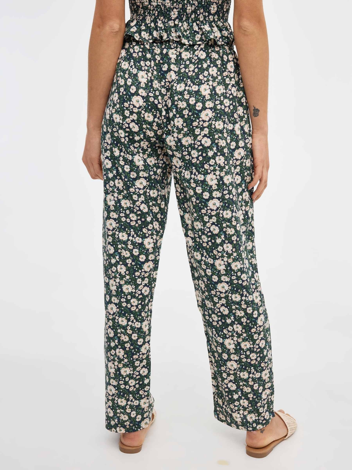 Pantalón fluido print flores azul marino vista general frontal