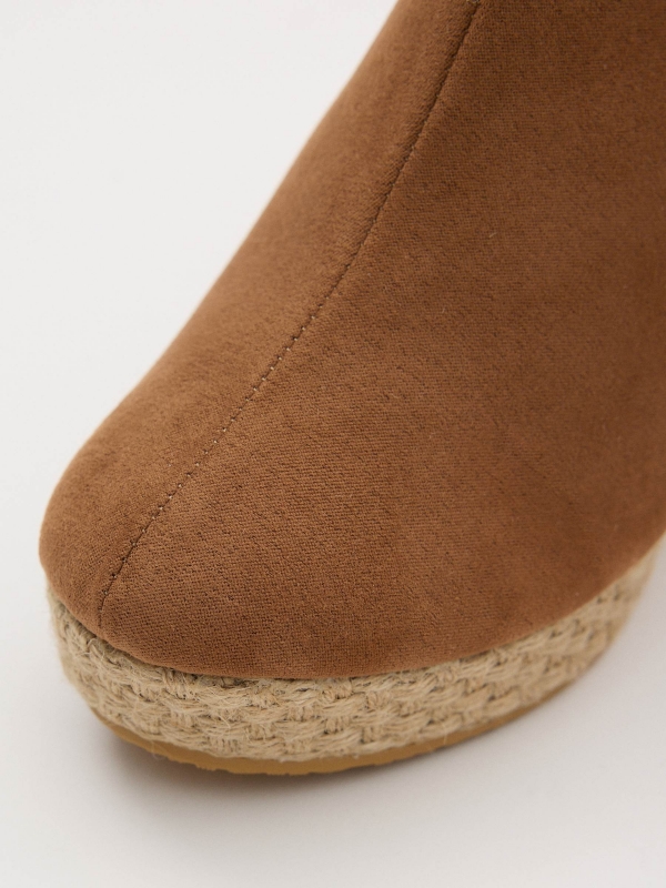 Jute clog light brown detail view