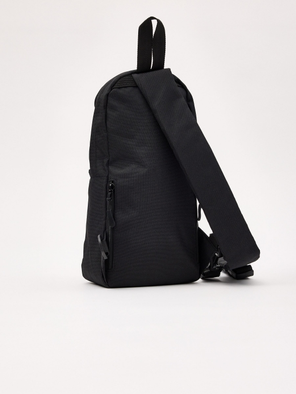 Bandolera de hombre negro vista detalle