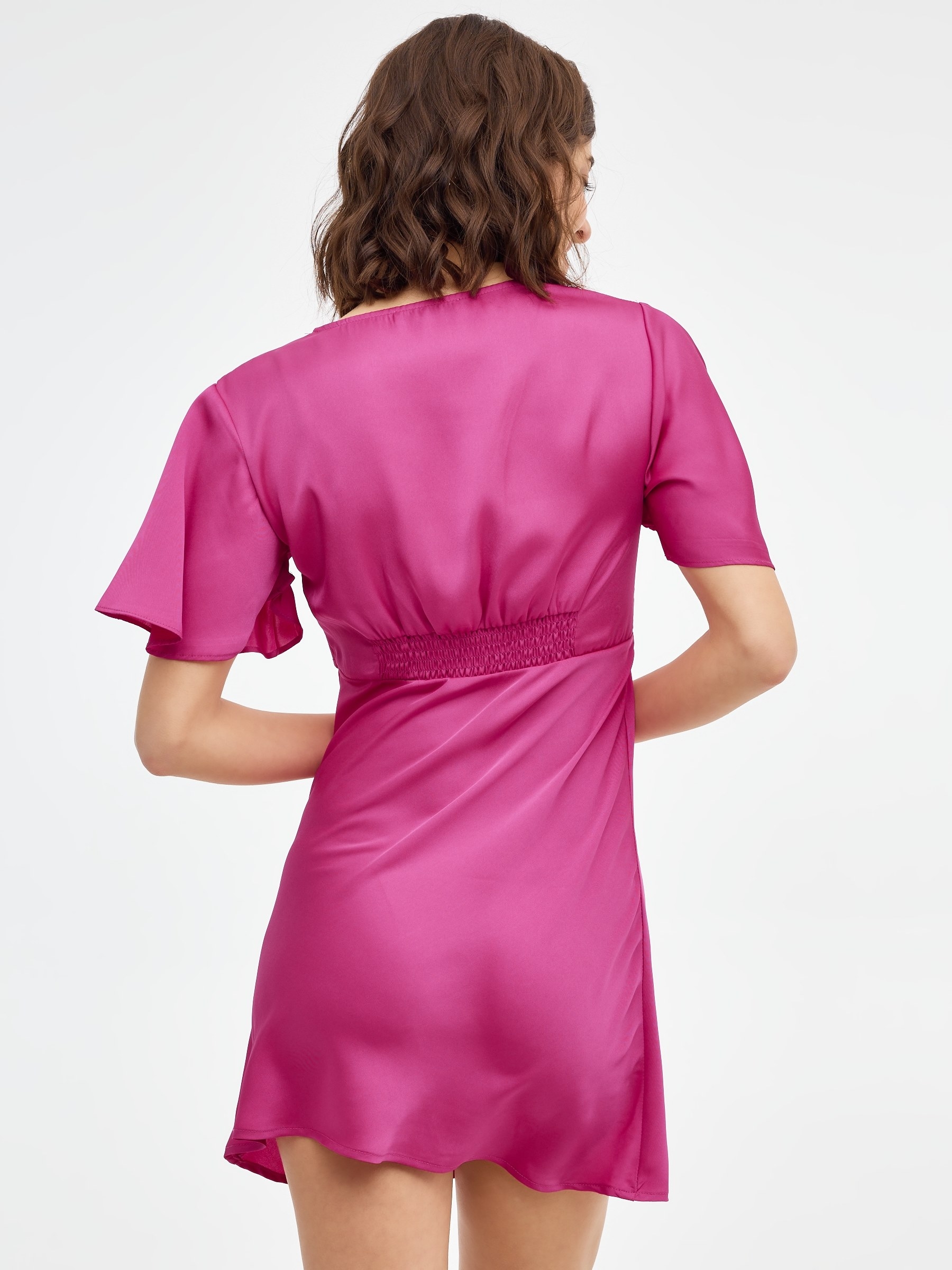 Fuchsia cetim mini vestido magenta vista frontal três quartos
