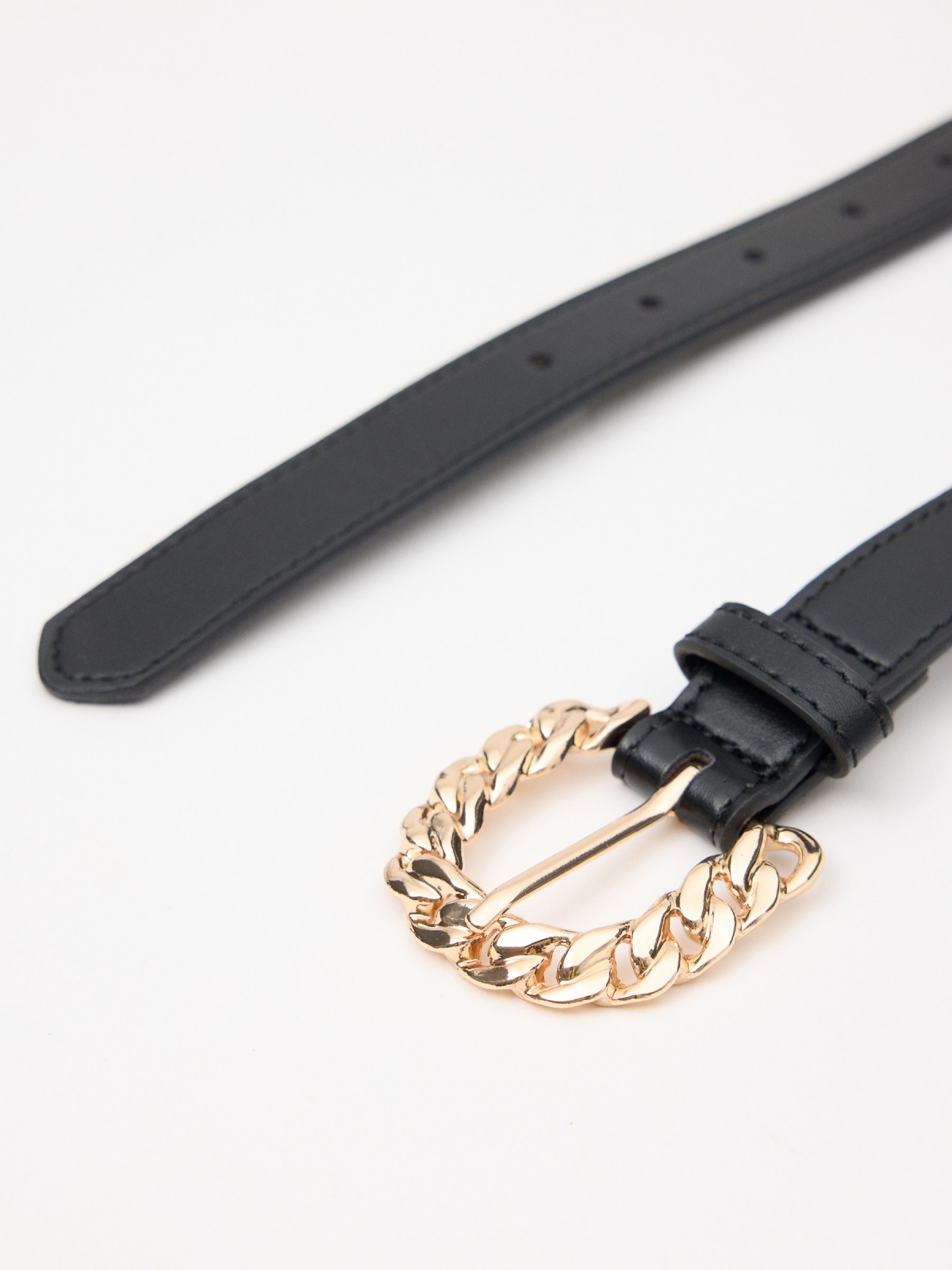 Chain buckle belt brown detail view