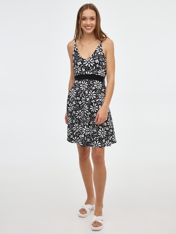 Vestido mini flores totalprint negro vista general frontal