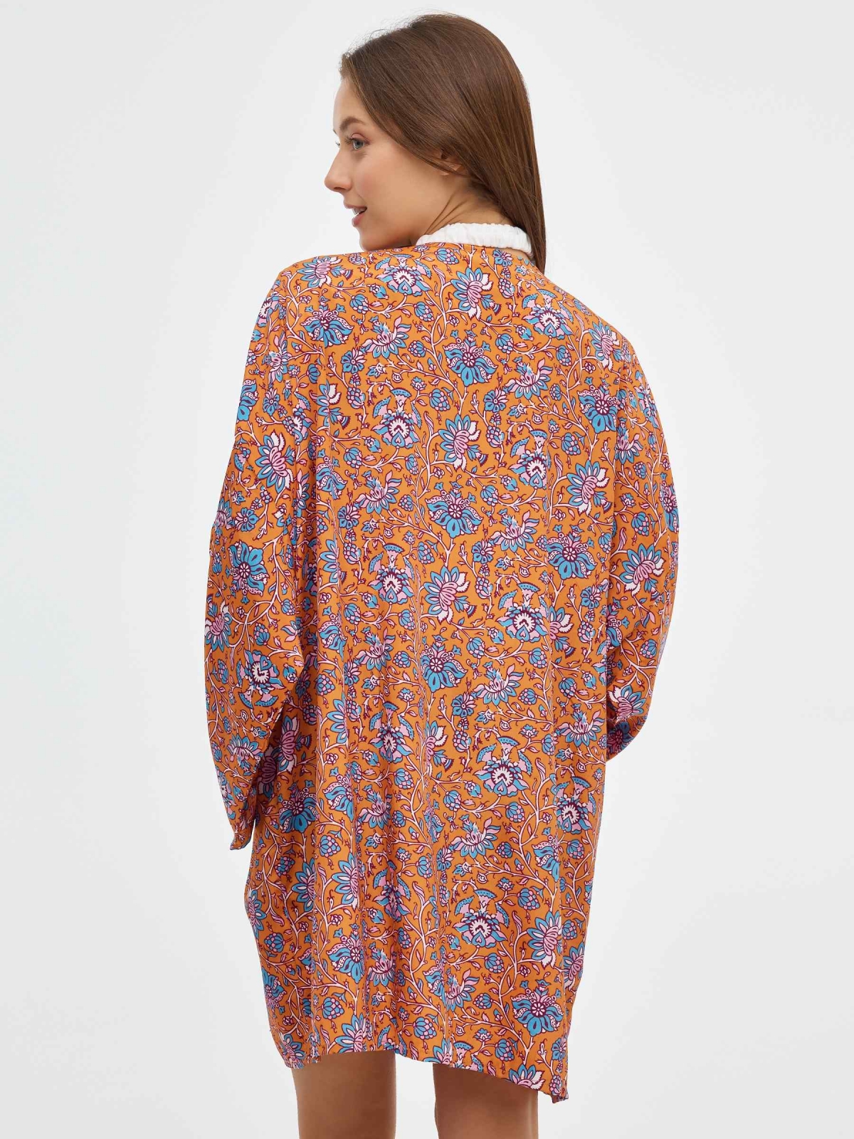 Kimono curto impresso laranja vista meia traseira