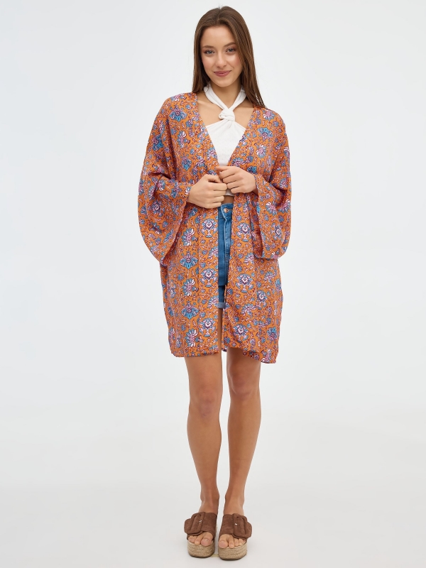 Kimono curto impresso laranja vista geral frontal