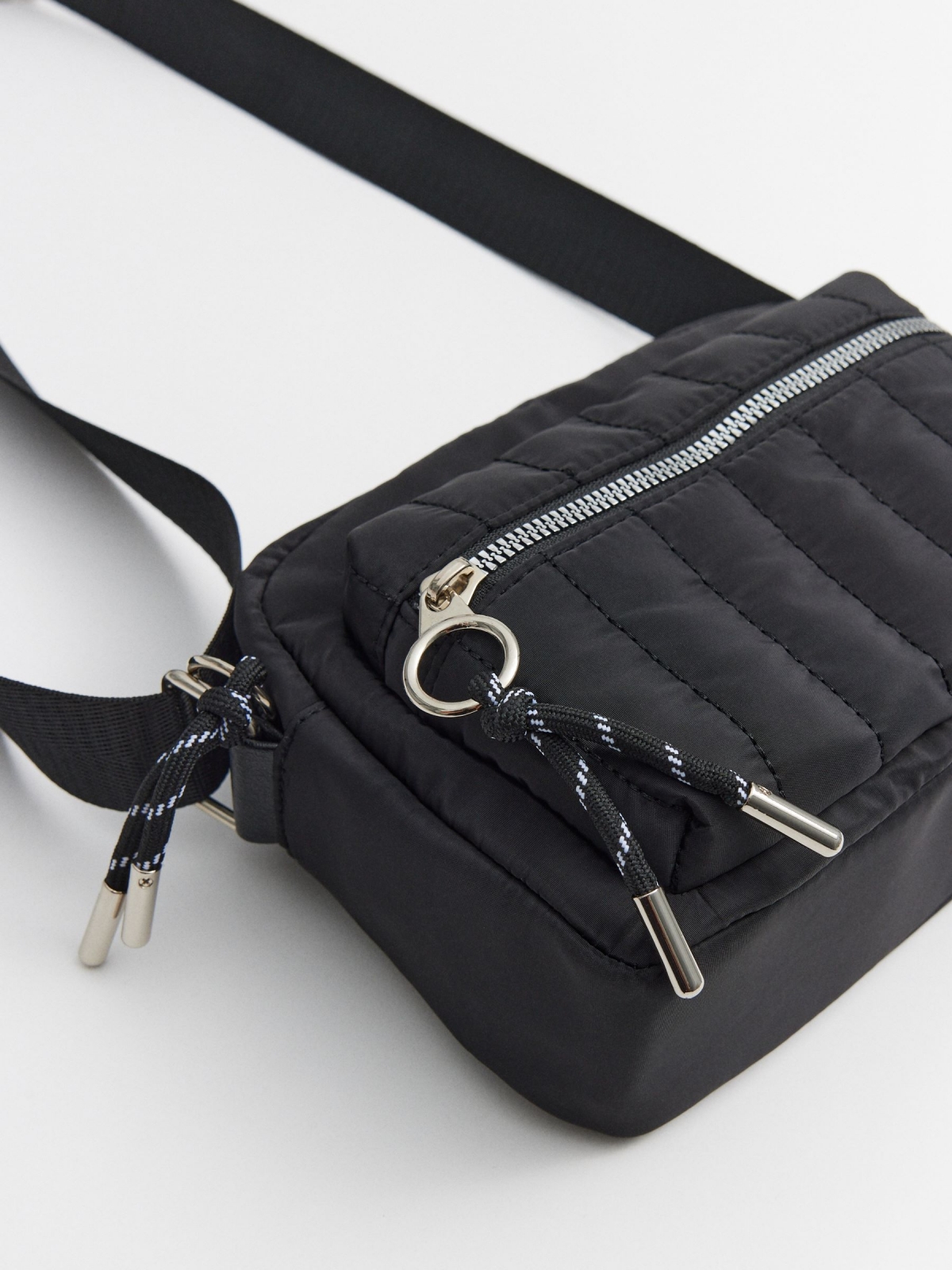 Crossbody bag pockets black detail view