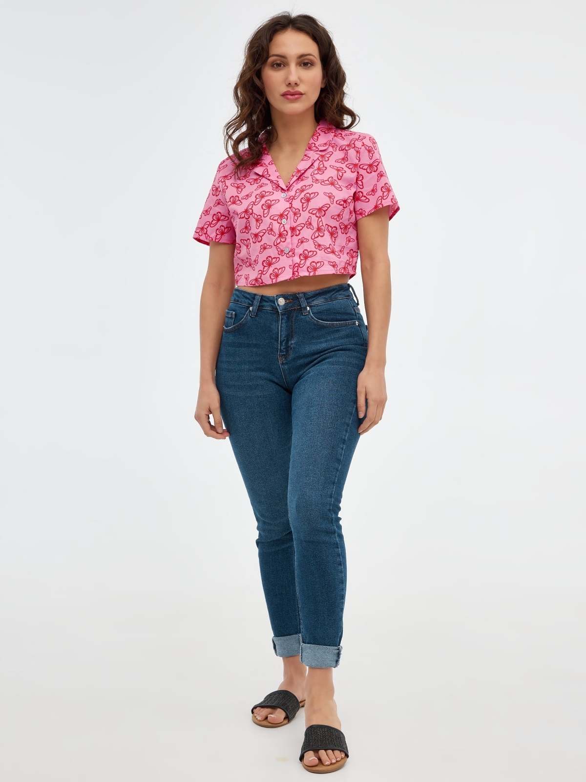 Camisa crop estampada rosa chicle vista general frontal