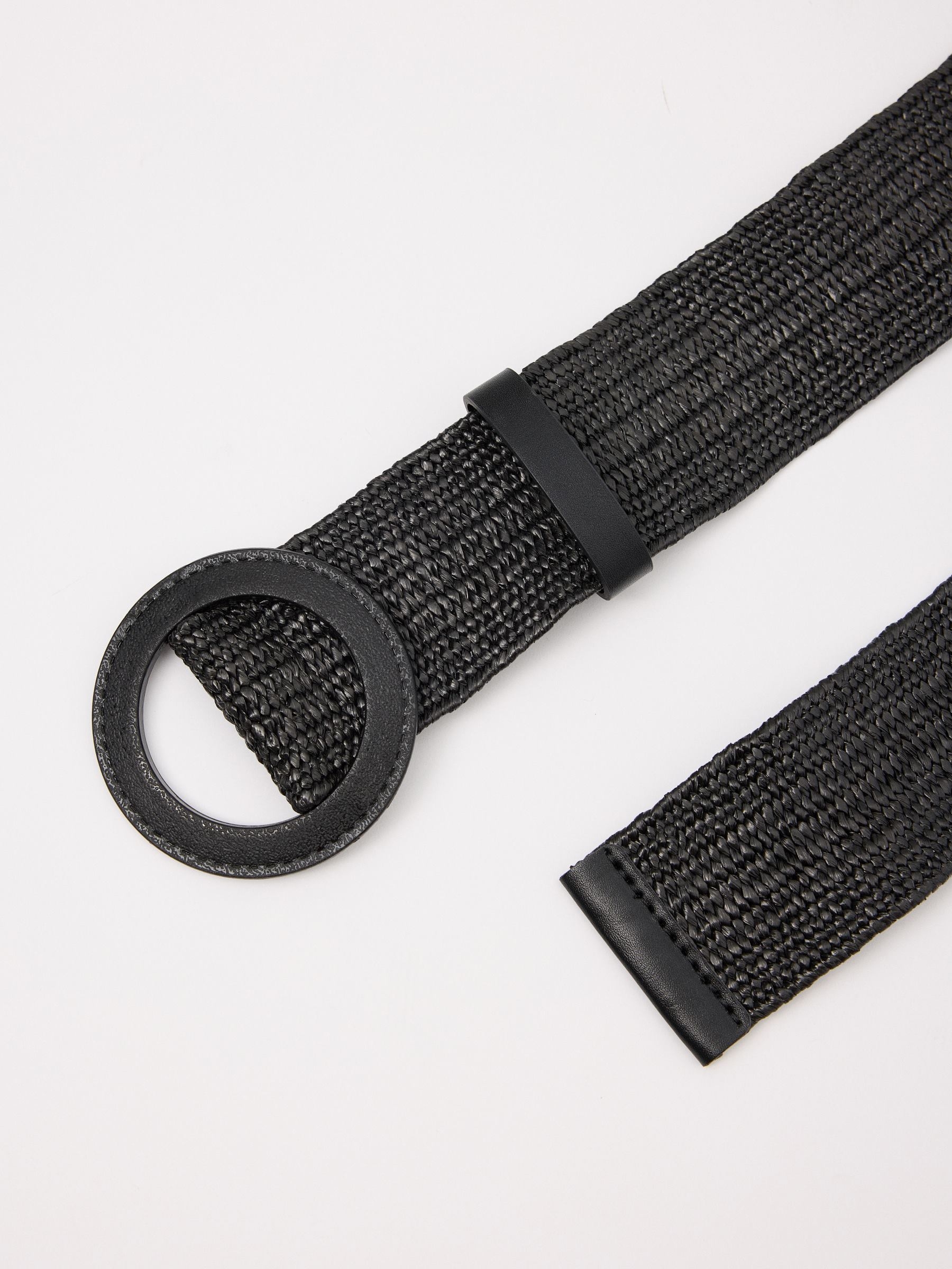 Round buckle elastic belt black rolled view