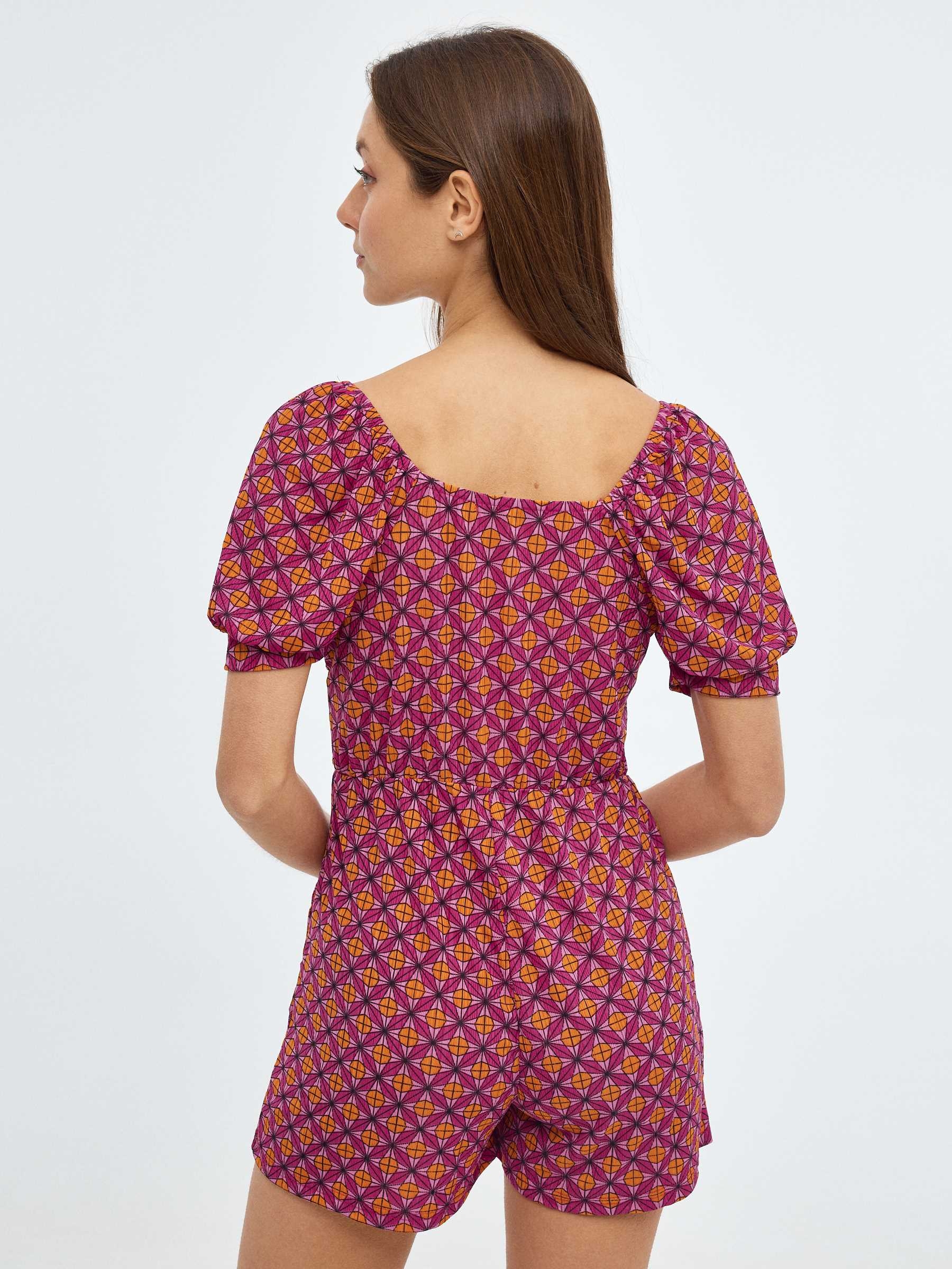 Macacão curto com impressão retro multicolorido vista geral frontal