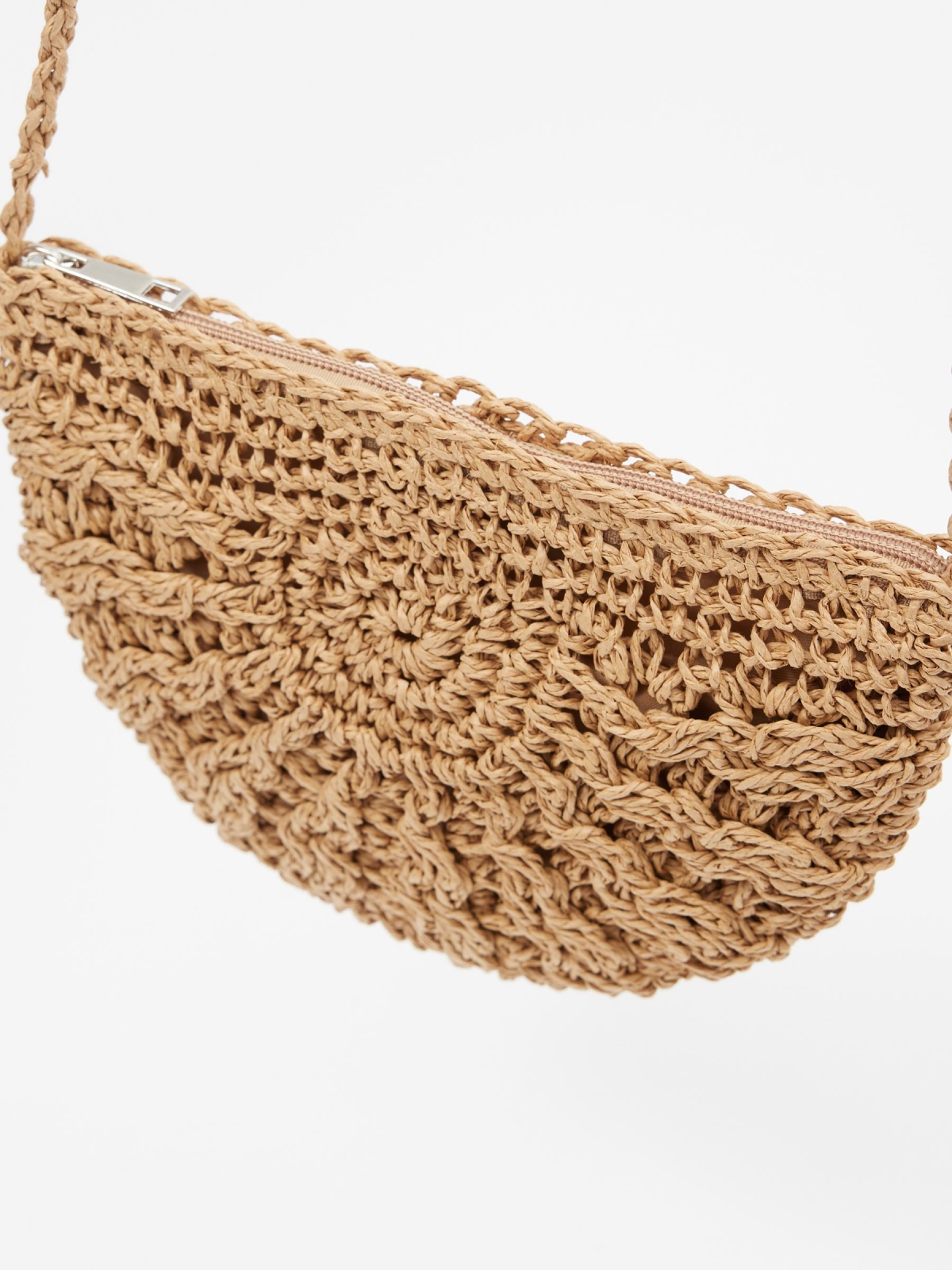 Bolso de fibra media luna camel vista lateral 45º
