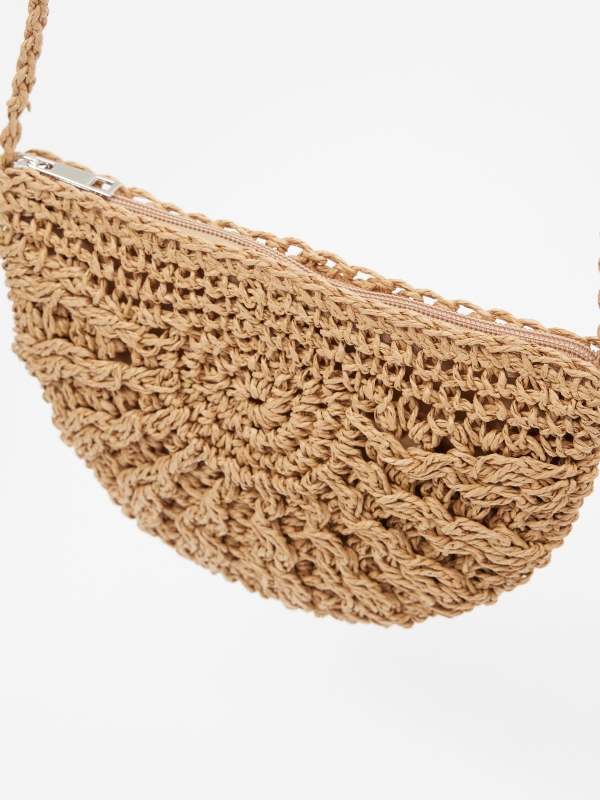 Bolso de fibra media luna camel vista lateral 45º