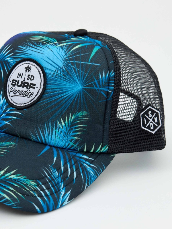 Boné de camionista com impressão trópica azul vista detalhe