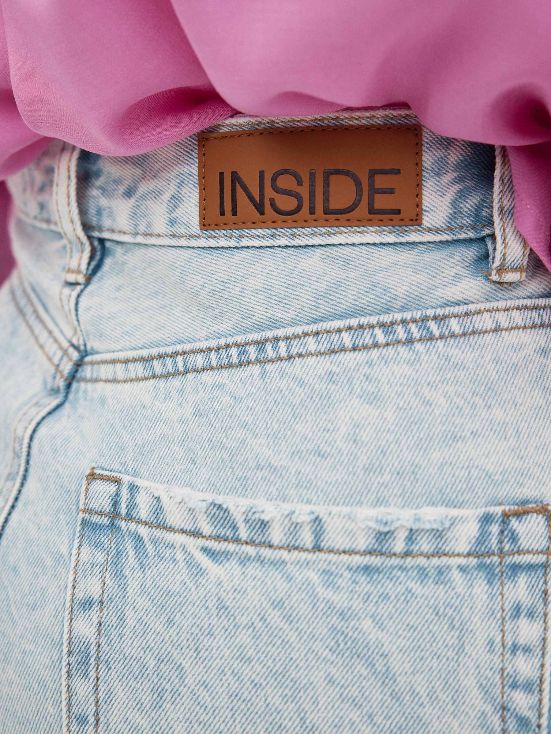 Bermuda Denim claros tiro alto azul vista media frontal