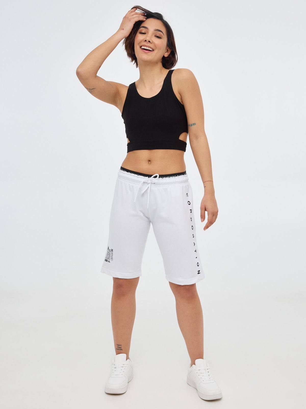 Plush bermuda shorts with elastic white middle back view