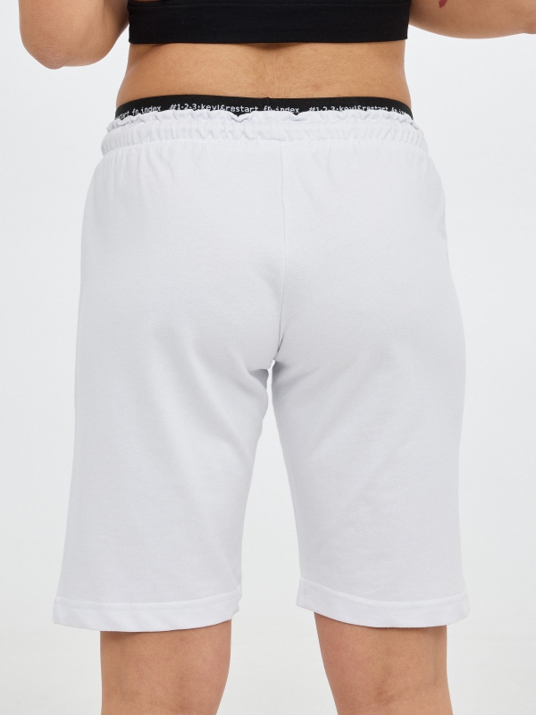 Calções de bermudas de velo com cintura elástica branco vista detalhe