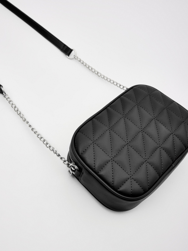 Bolso cruzado 21x15x6cm negro vista lateral 45º
