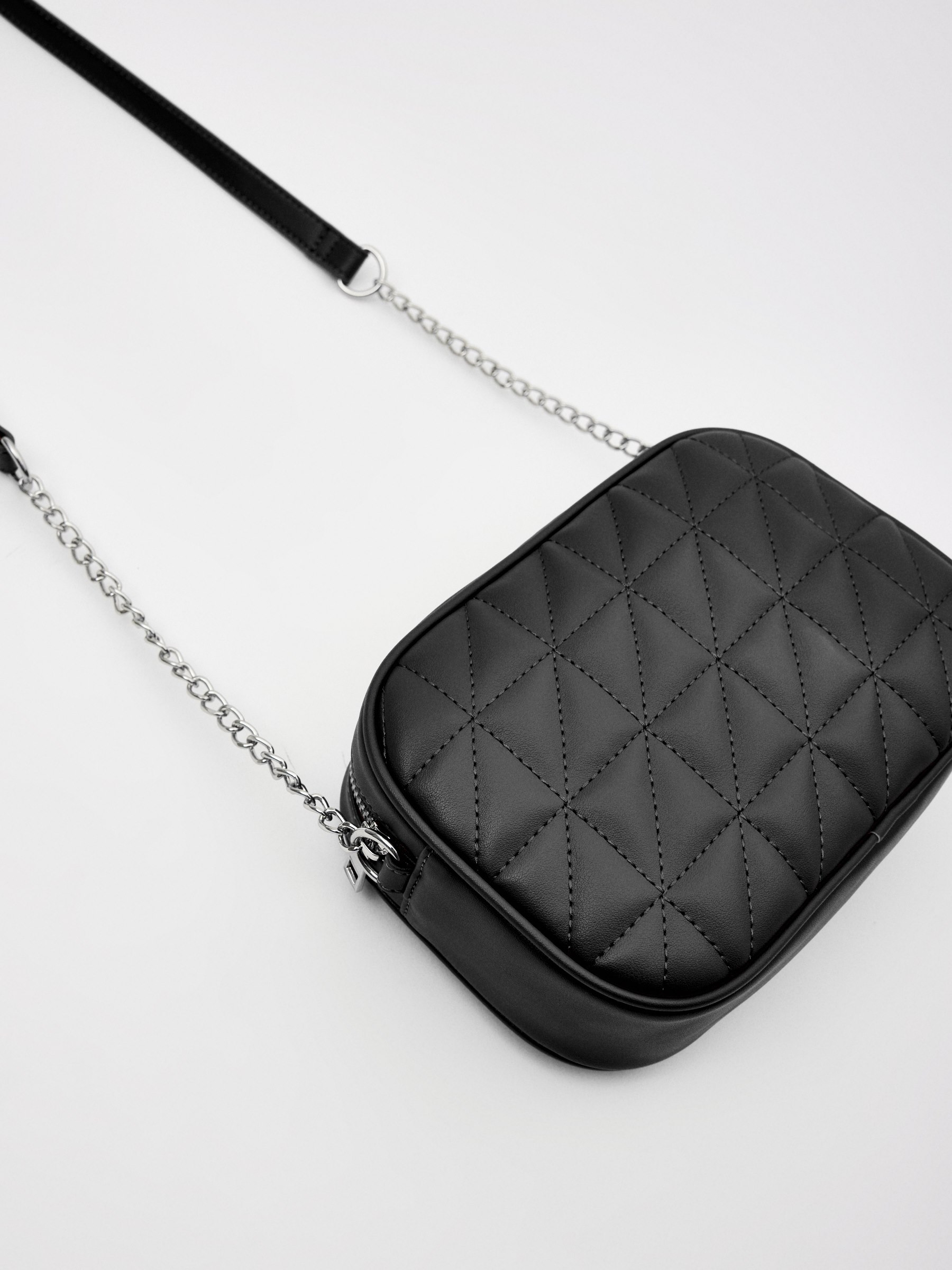 Bolso cruzado 21x15x6cm negro