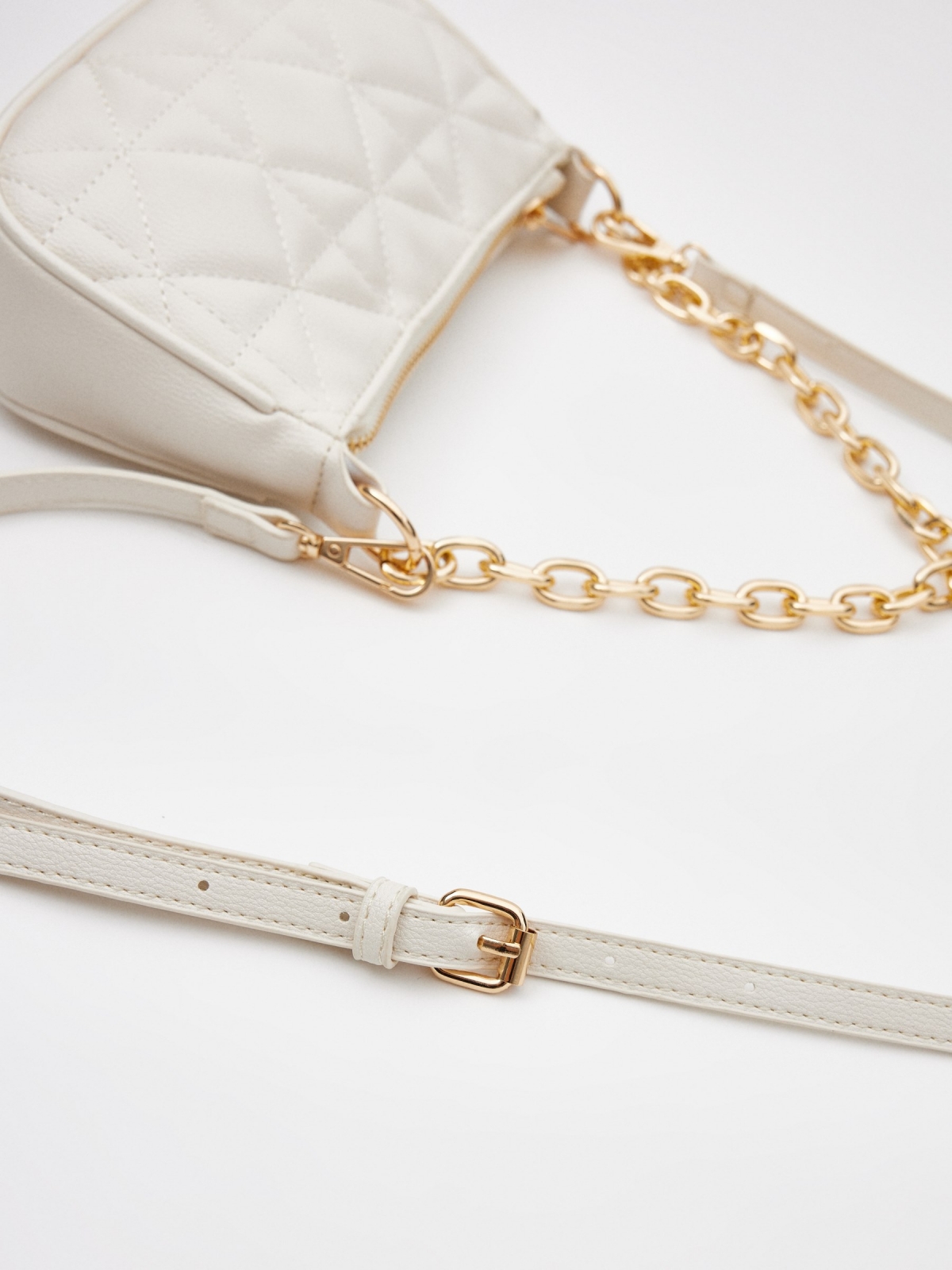 Saco branco de efeito acolchoado off white vista detalhe