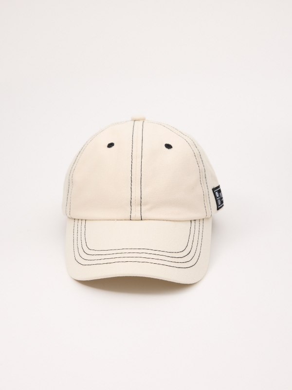 Baseball cap logo beige detail view