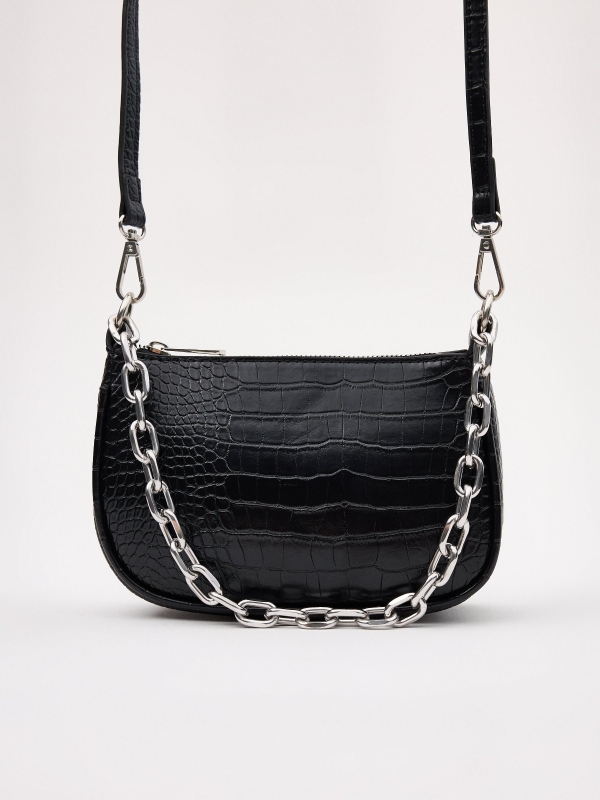 Bolso negro efecto piel negro vista detalle