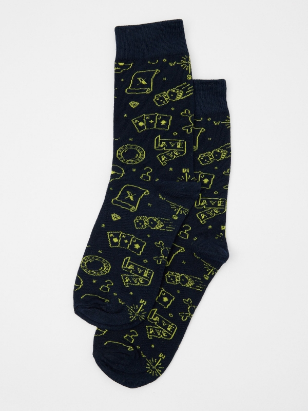 Pack of 3 men's fancy socks with a model