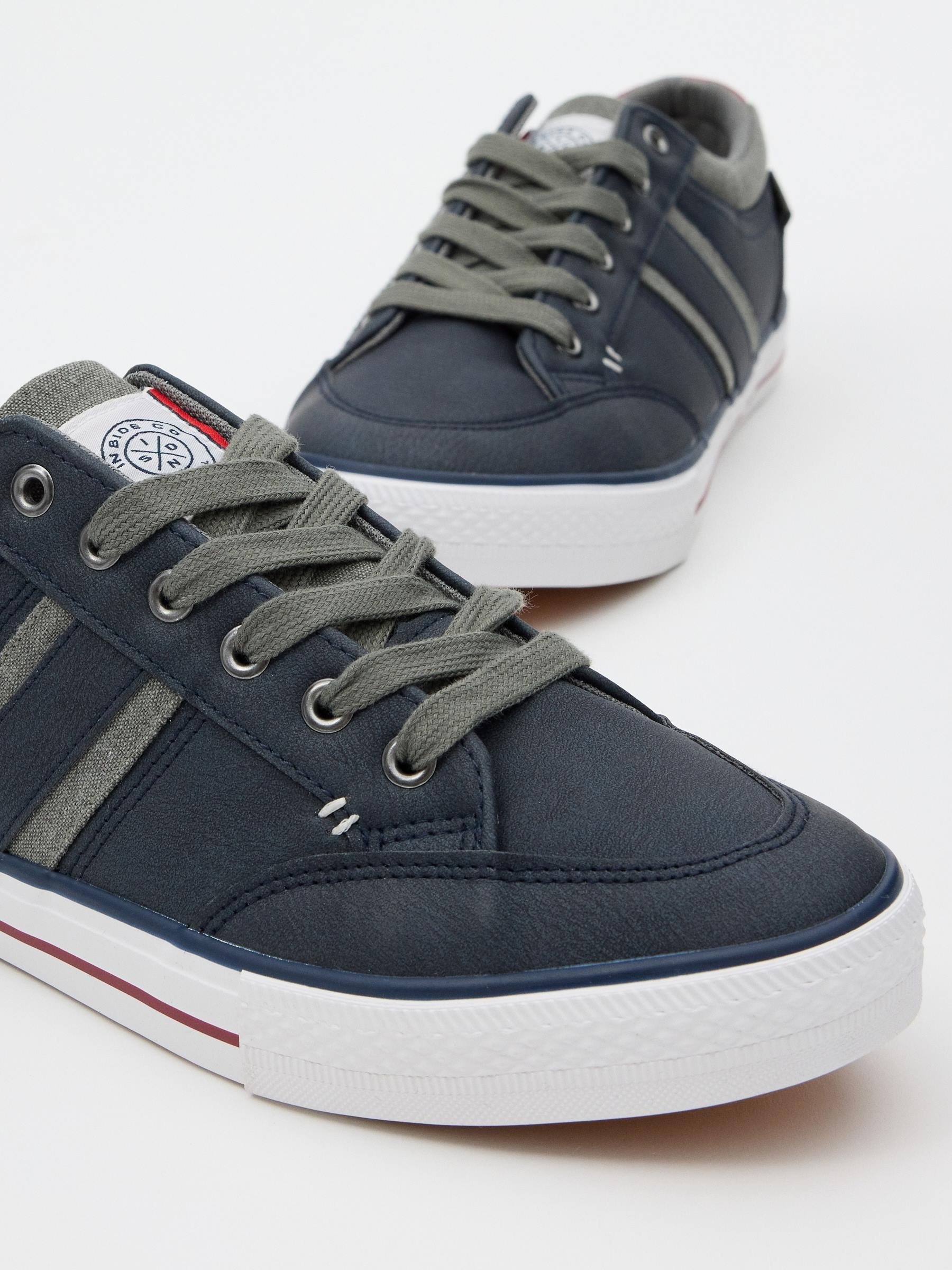 Sneakers com biqueira casual azul marinho