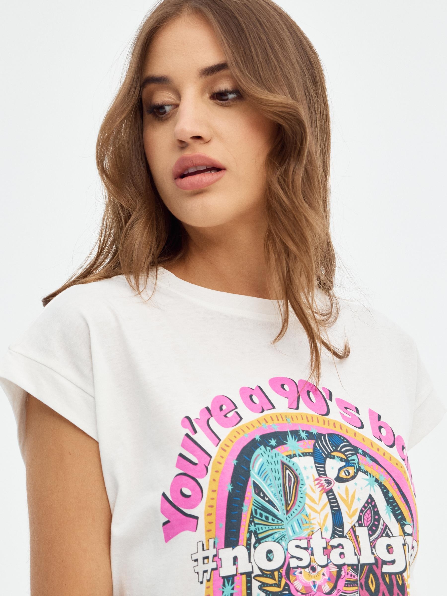 90s print T-shirt off white middle front view