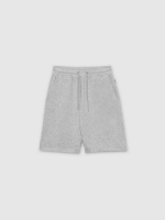 %Pto% Bermuda jogger básica cinza vista frontal