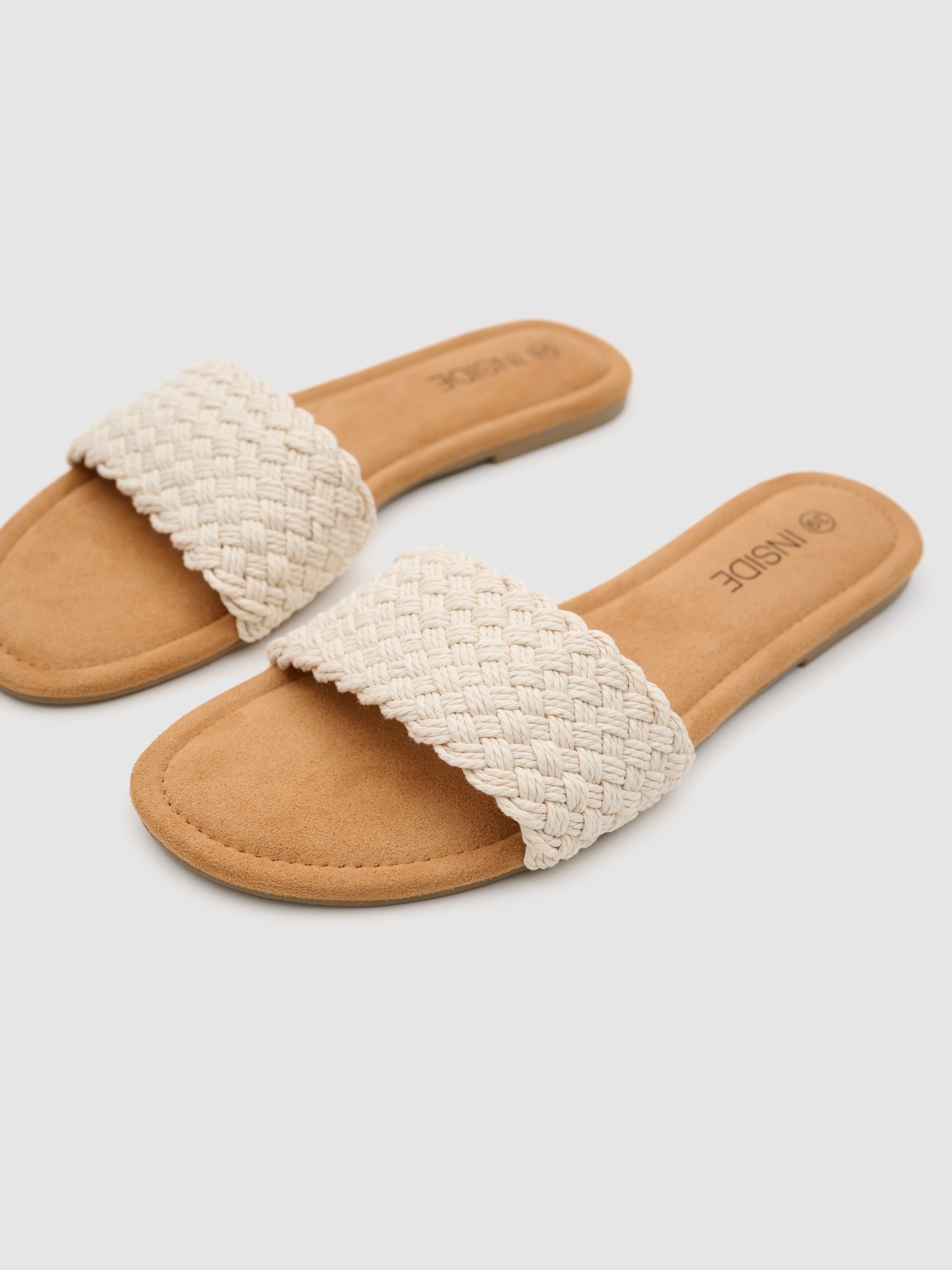 Sandália trançada branco gelo off white