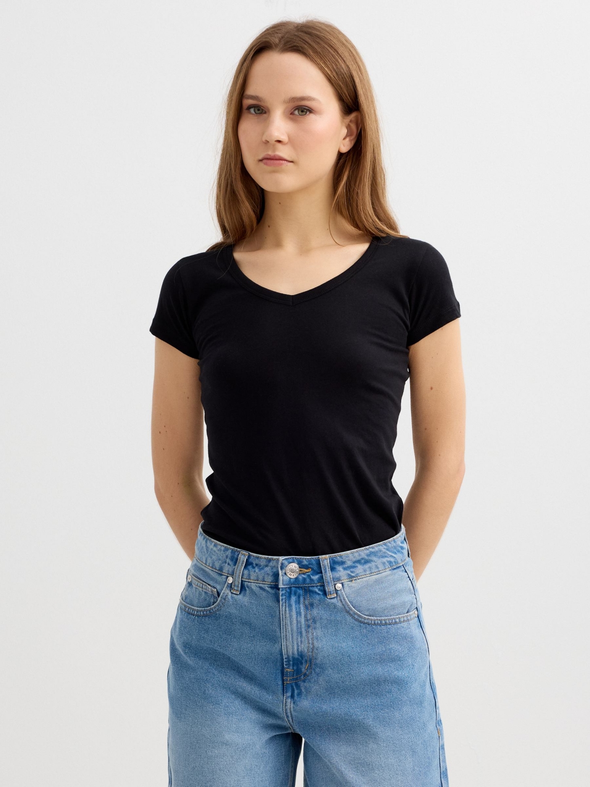 Basic V-neck T-shirt black middle front view