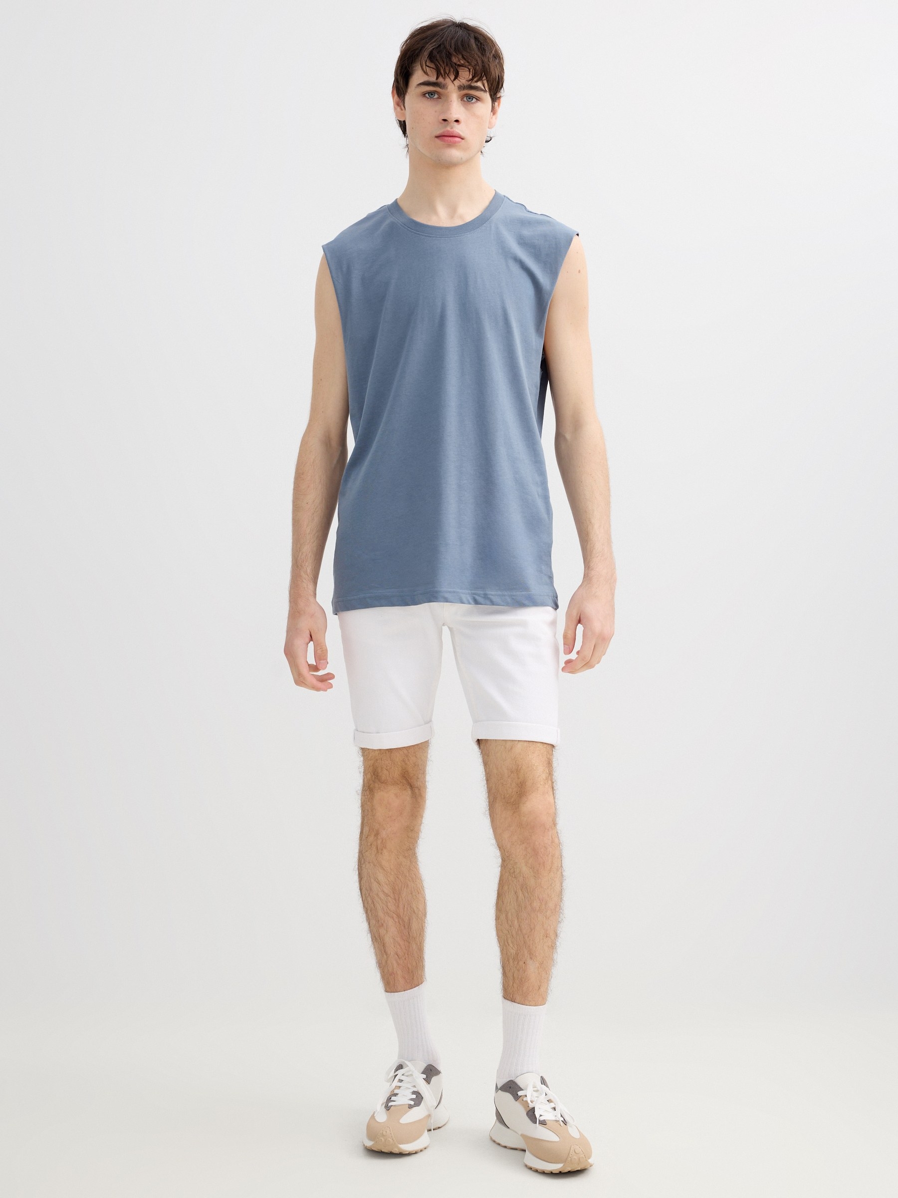 Bermuda denim slim fit blanco vista media frontal