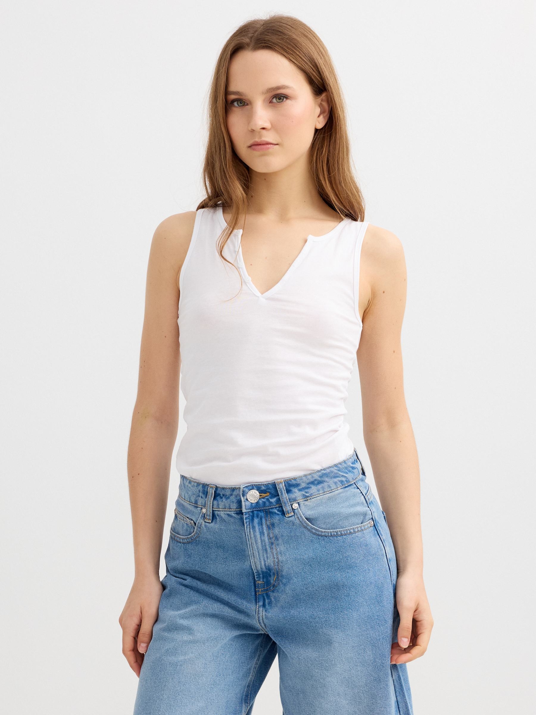 Camiseta sin mangas con botones