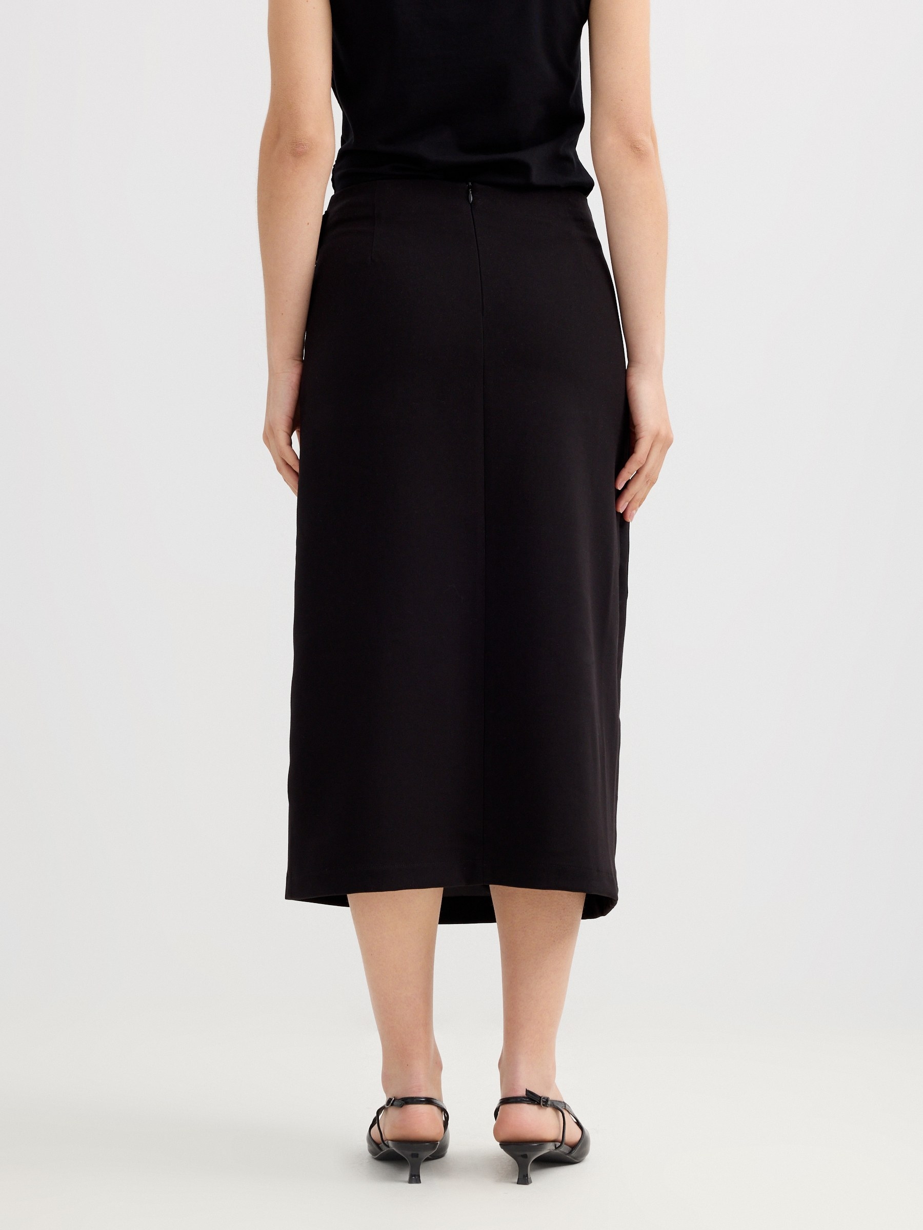 Crossed midi skirt black middle front view