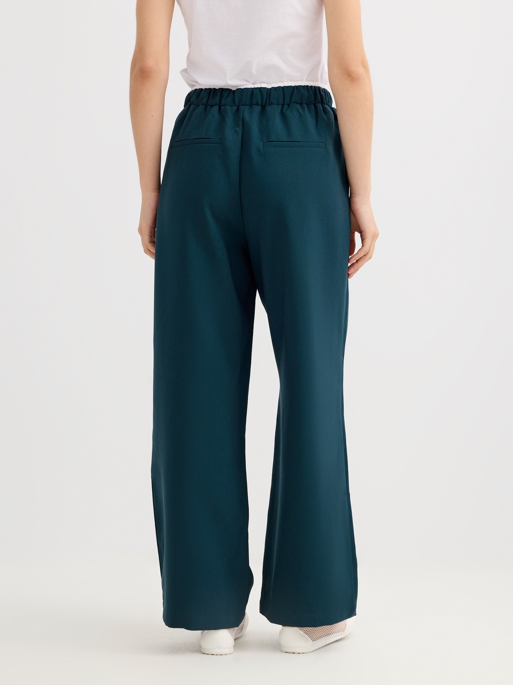 Pantalón fluido wide leg verde oscuro vista general frontal