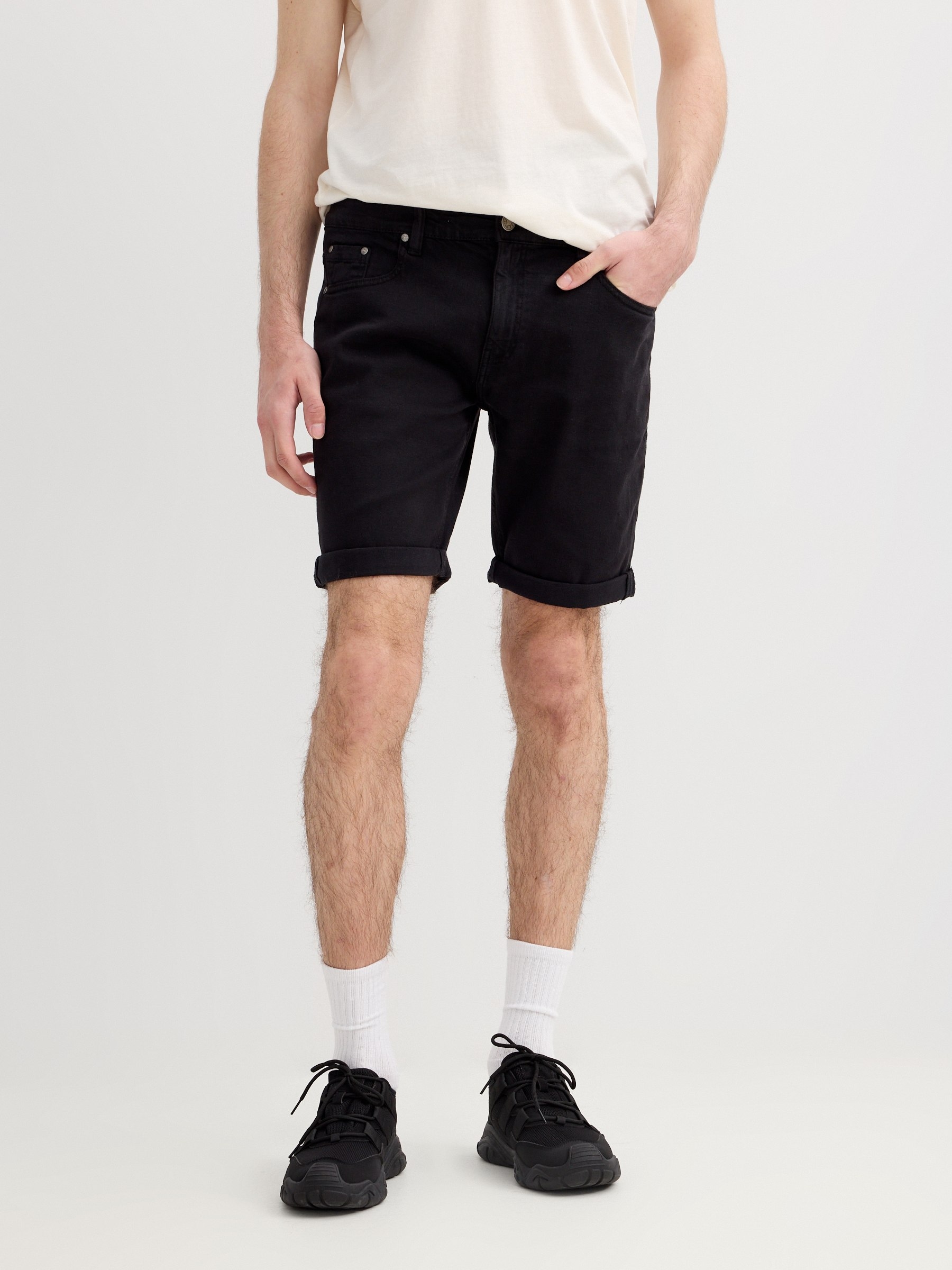 Slim fit denim bermuda black middle front view