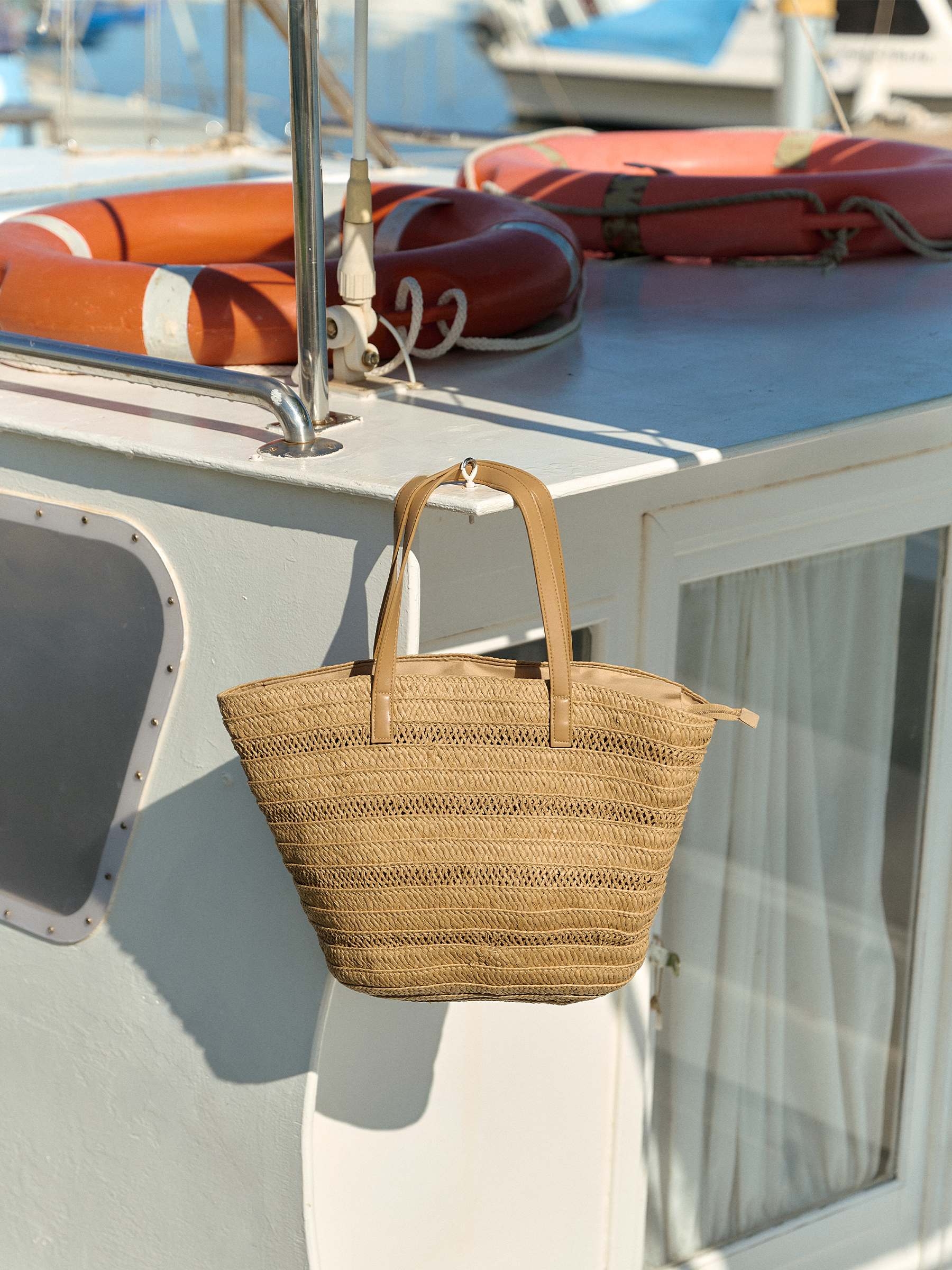 Jute basket with short handles brown front view
