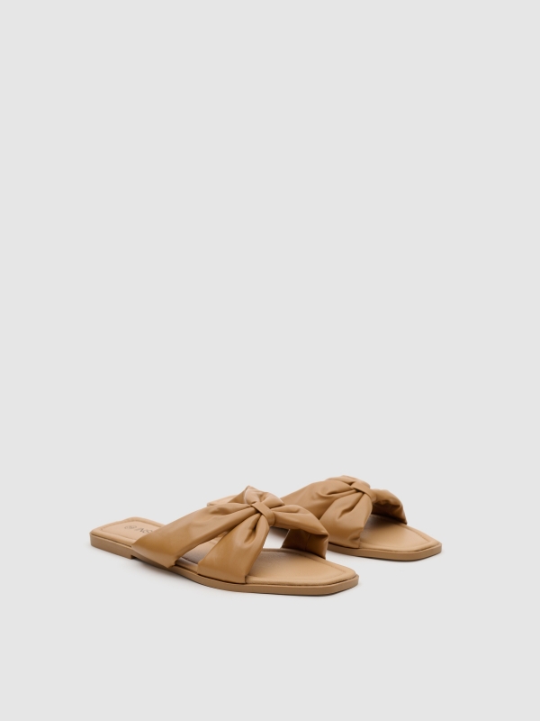 Padded slide sandal light brown 45º front view