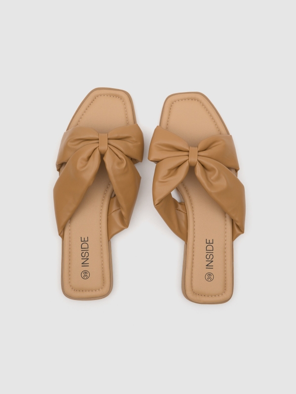 Padded slide sandal light brown zenithal view