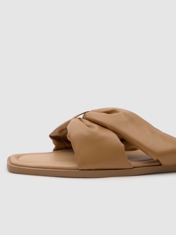 Padded slide sandal light brown detail view