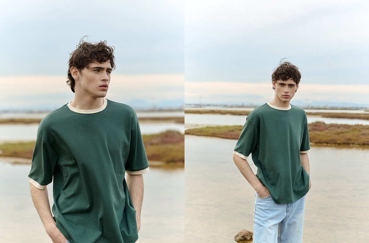 Camiseta Básica Cuello Redondo verde oscuro vista media frontal